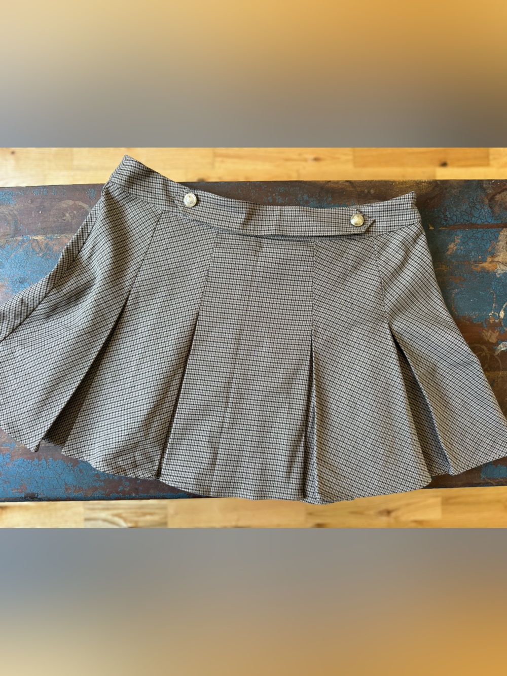 High-Waist Pleated Mini Skirt in Houndstooth